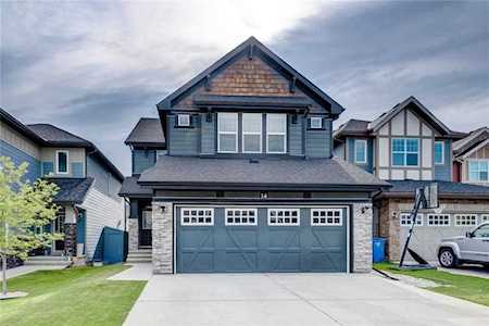 14 Valley Pointe Bay NW Calgary, AB T3B 6B6