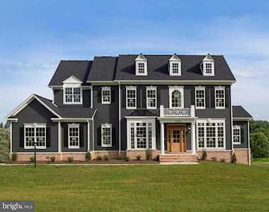 18377 Wild Raspberry Dr Purcellville, VA 20132