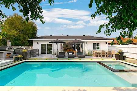 258 Cecil Place Costa Mesa, CA 92627