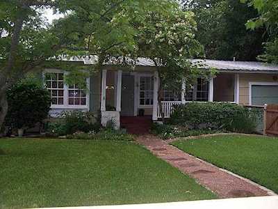 5904 Bull Creek Rd Austin, TX 78757