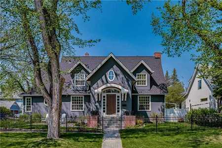 426 Cliffe Avenue SW Calgary, AB T2S 0Z4