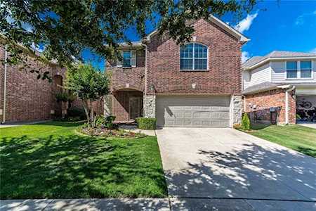 320 Conroe Circle Lantana, TX 76226