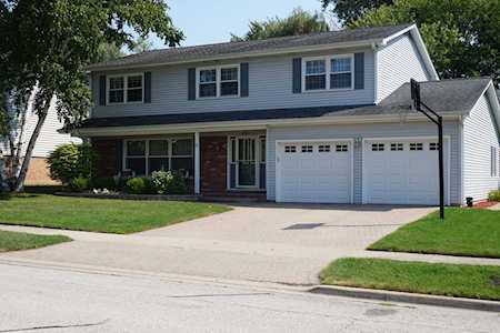 607 W Burr Oak Dr Arlington Heights, IL 60004