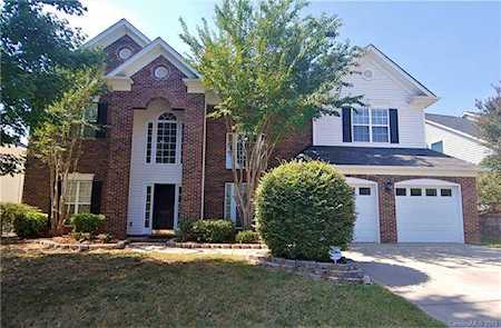 14307 Stewarts Bend Ln Charlotte, NC 28277