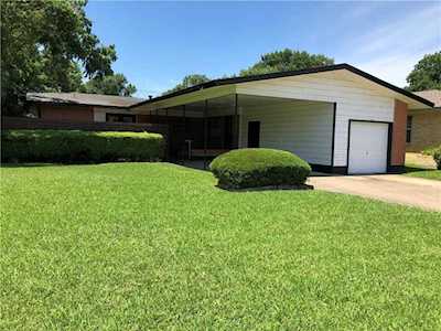 7230 Wake Forrest Drive Dallas, TX 75214