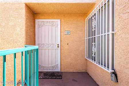 8452 Boseck Dr #227 Las Vegas, NV 89145