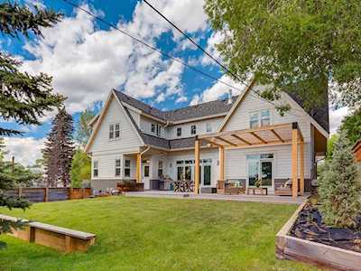 1008 22 Street NW Calgary, AB T2N 2M9