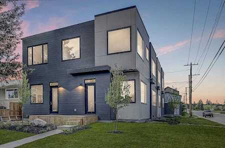 905 39 Street SW Calgary, AB T2N 3S8