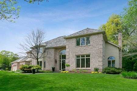 9571 Oxborough Curve Bloomington, MN 55437