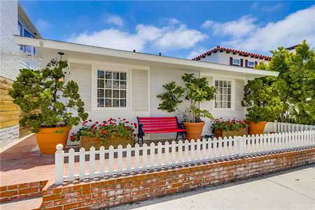 1313 W Bay Avenue Newport Beach, CA 92661