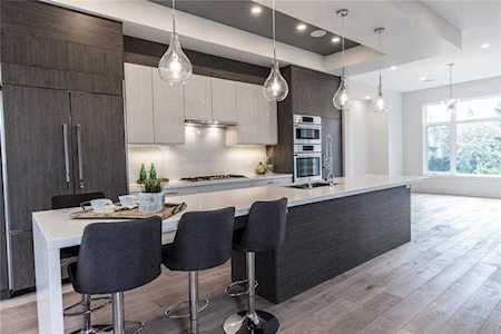 509 36 Street SW Calgary, AB T3C 1P8