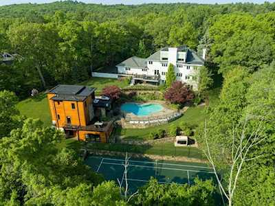 21 Robin Rd Weston, MA 02493