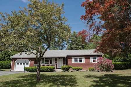 3 Walnut St Townsend, MA 01469