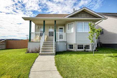 2023 4 Avenue SE High River, AB T1V 1Z3