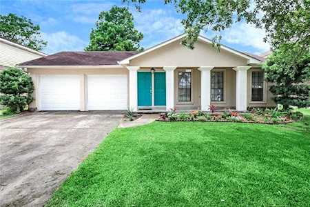 4177 Montrachet Dr Kenner, LA 70065