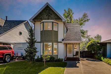 132 Aberfoyle Close NE Calgary, AB T2A 6S6
