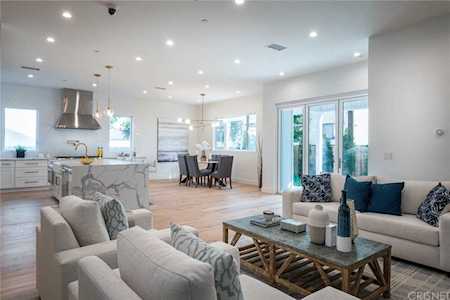 12240 La Maida Street Valley Village, CA 91607