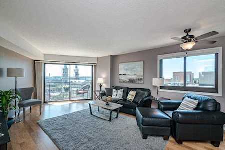 26 10th Street W #901 Saint Paul, MN 55102