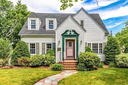 7 Flint Street Wakefield, MA 01880