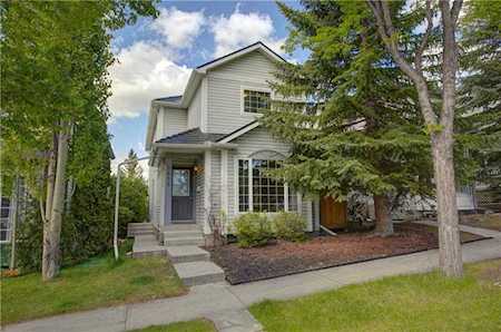 3635 Sierra Morena Road SW Calgary, AB T3H 3A7