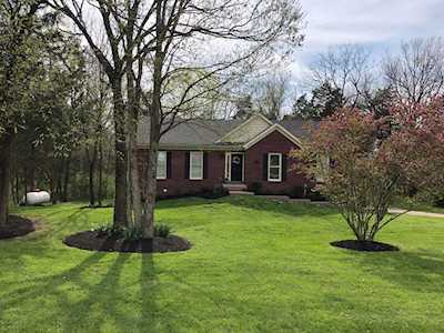 3102 Pioneer Pl Crestwood, KY 40014