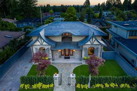 2809 Edgemont Boulevard North Vancouver, BC V7R 2N3