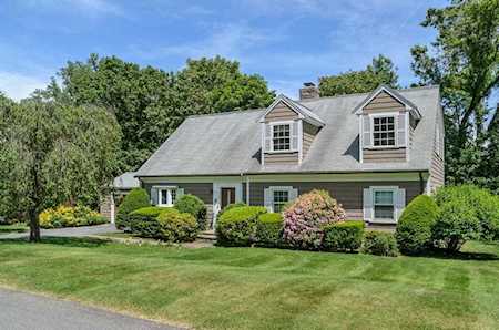 23 Crestwood Drive Wellesley, MA 02481