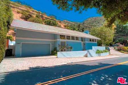 2960 Mandeville Canyon Road Los Angeles, CA 90049