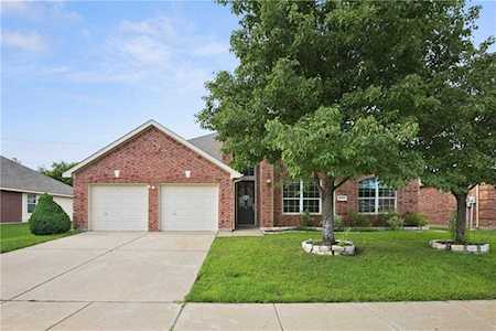 5045 Comstock Circle Fort Worth, TX 76244