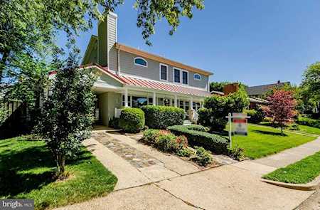 6419 28th St N Arlington, VA 22207