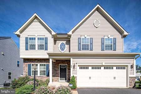 22 Queensland Dr Fredericksburg, VA 22405