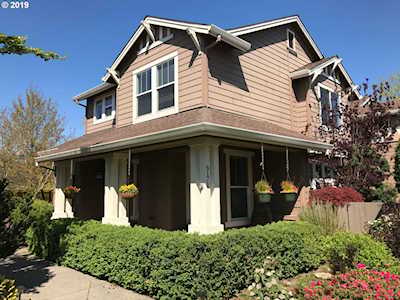 6171 NE Copper Beech Dr Hillsboro, OR 97124