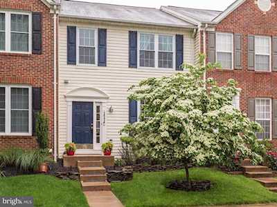 12042 Elliots Oak Place Bristow, VA 20136