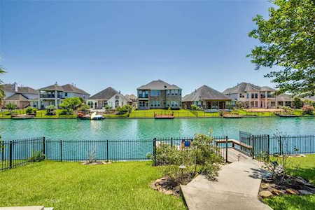 17823 Sugarloaf Bay Dr Cypress, TX 77429