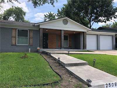 2509 Loyola Ln Austin, TX 78723