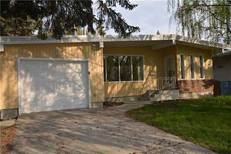 4908 Brockington Road NW Calgary, AB T2L 1R6