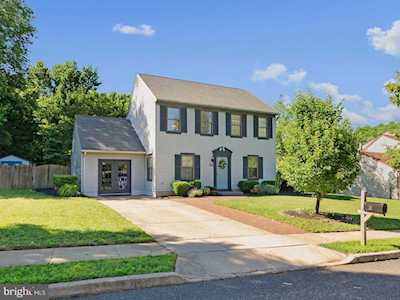 52 Saddle Dr Mount Laurel, NJ 08054
