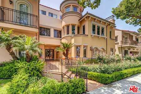 143 N Arnaz Drive #202 Beverly Hills, CA 90211