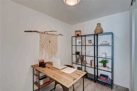 615 6 Avenue SE #1806 Calgary, AB T2G 1S2