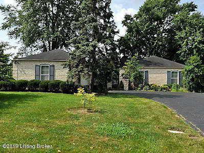 8208 Camberley Dr Louisville, KY 40222