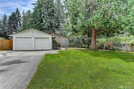 10425 NE 17th St Bellevue, WA 98004