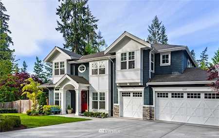 3207 107th Ave SE Bellevue, WA 98004