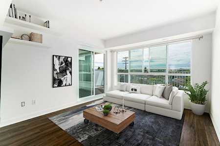 2888 E 2nd Avenue #205 Vancouver, BC V5M 0B9