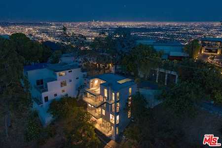 8401 Grand View Drive Los Angeles, CA 90046