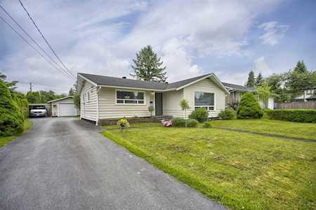 21416 Campbell Avenue Maple Ridge, BC V2X 3V5