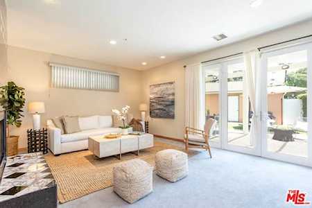2109 Dorchester Avenue Santa Monica, CA 90404
