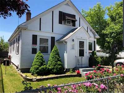 82 Moorefield ST Providence, RI 02909