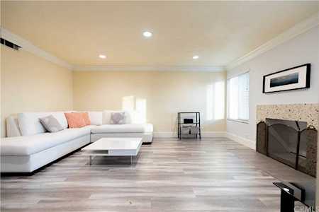 5 Amberwood Irvine, CA 92604