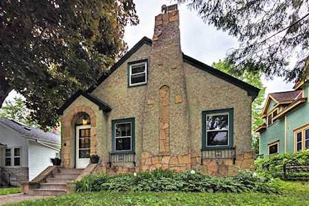 2605 Pierce Street NE Minneapolis, MN 55418