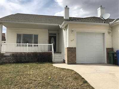 111 Sandstone Court Okotoks, AB T1S 1R2